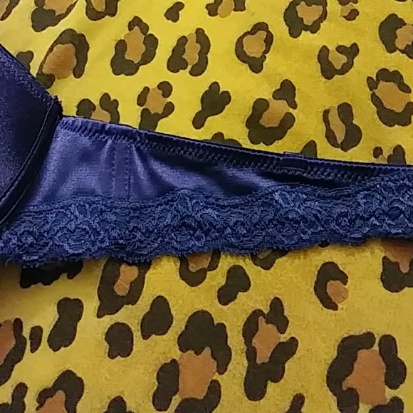 🆑🎉 Frederick's of Hollywood Pushup Halter Bra - Picture 3 of 8